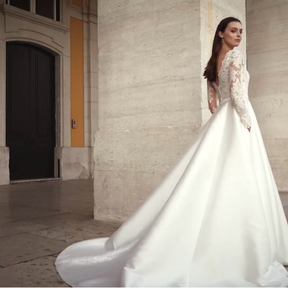 Eyelash Lace Wedding Dress - Picture 2 of 16